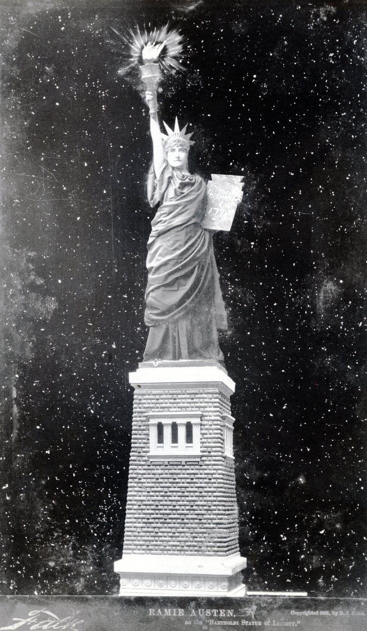苎麻奥斯汀作为自由女神像，1885年 作者 美国摄影师