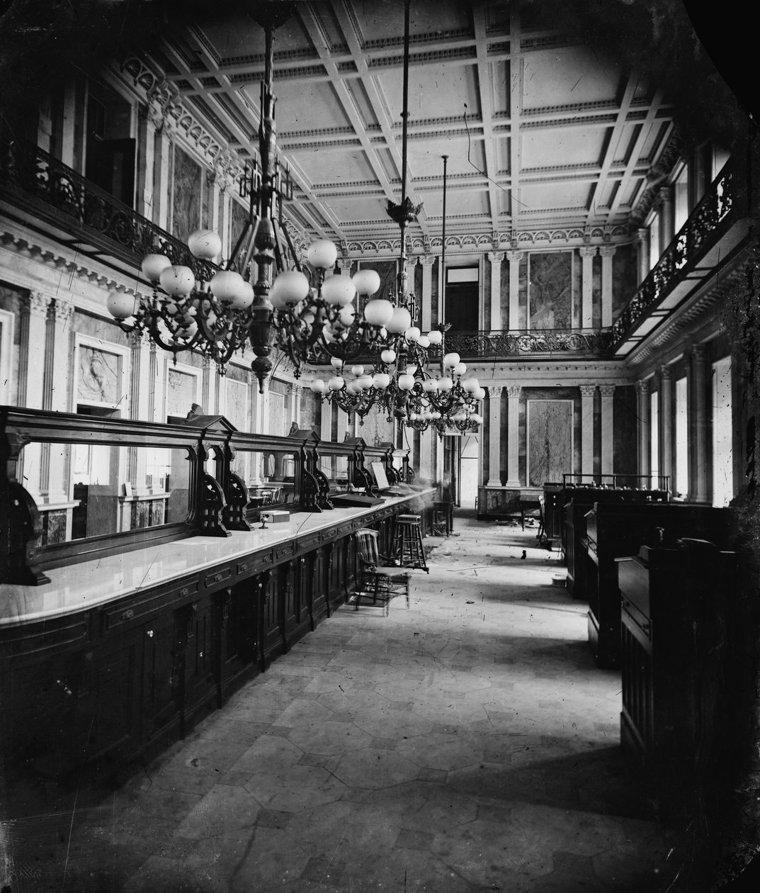 林肯时间的财政部（现金室 - 办公桌后面），1861-65 作者 美国摄影师