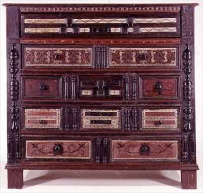 抽屉柜，可能是由Thomas Dennis，1678年（雕刻和涂漆的木头） 作者 美国学校