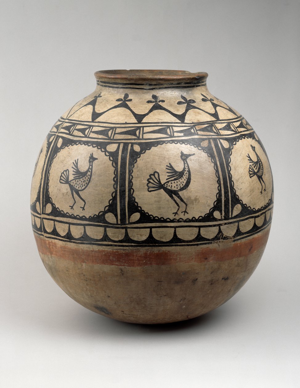 Chochiti储存罐（olla）与框架中的鸟，c.1885（陶瓷） 作者 美国学校