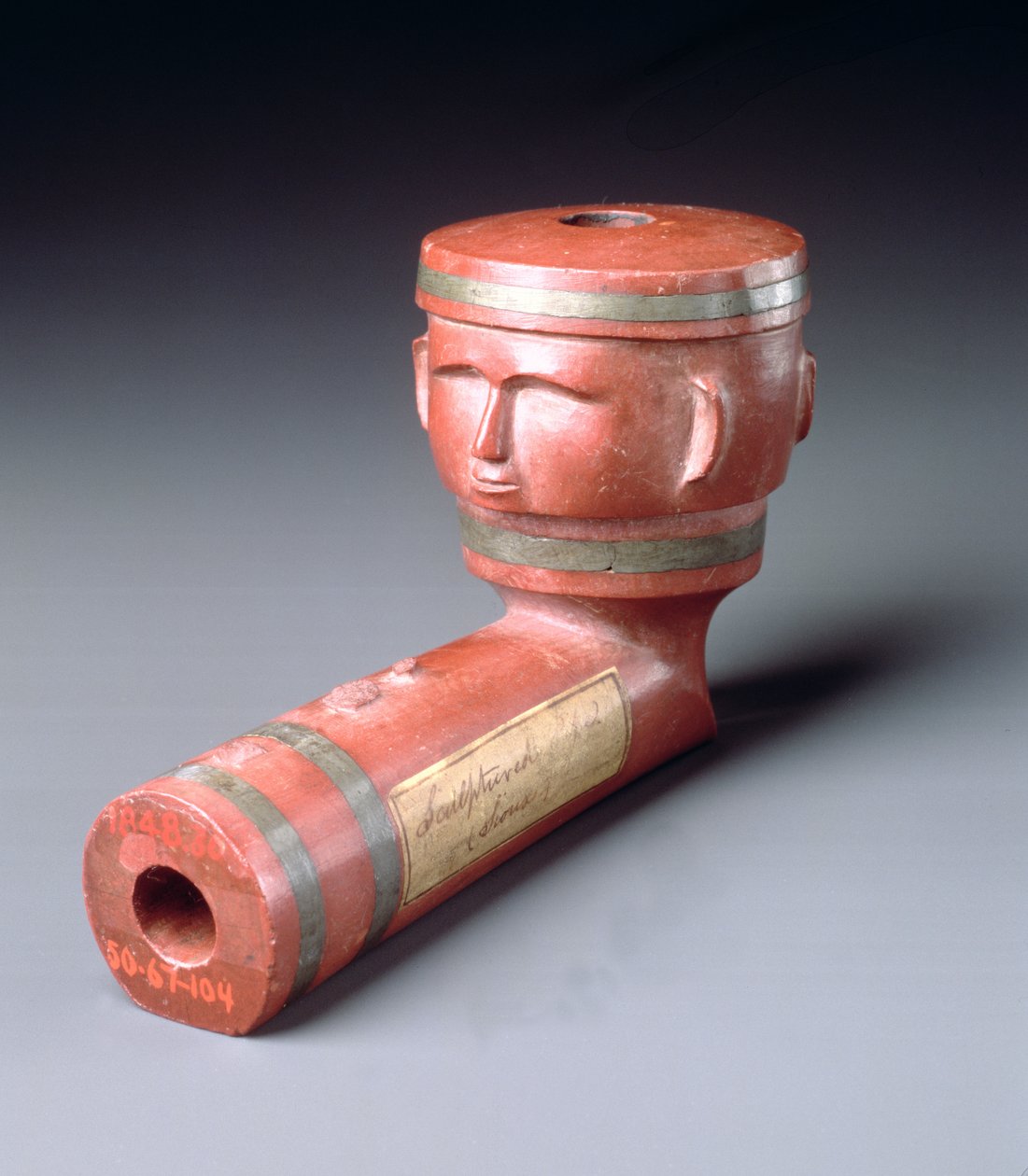 两面嵌入式管碗，Sioux，明尼苏达州，1801-33（stealite＆lead） 作者 美国学校