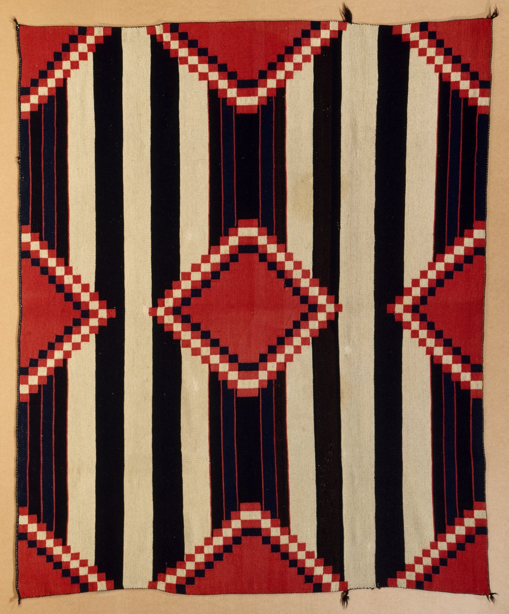 纳瓦霍第三期酋长毯子，1880-90（羊毛） 作者 美国学校