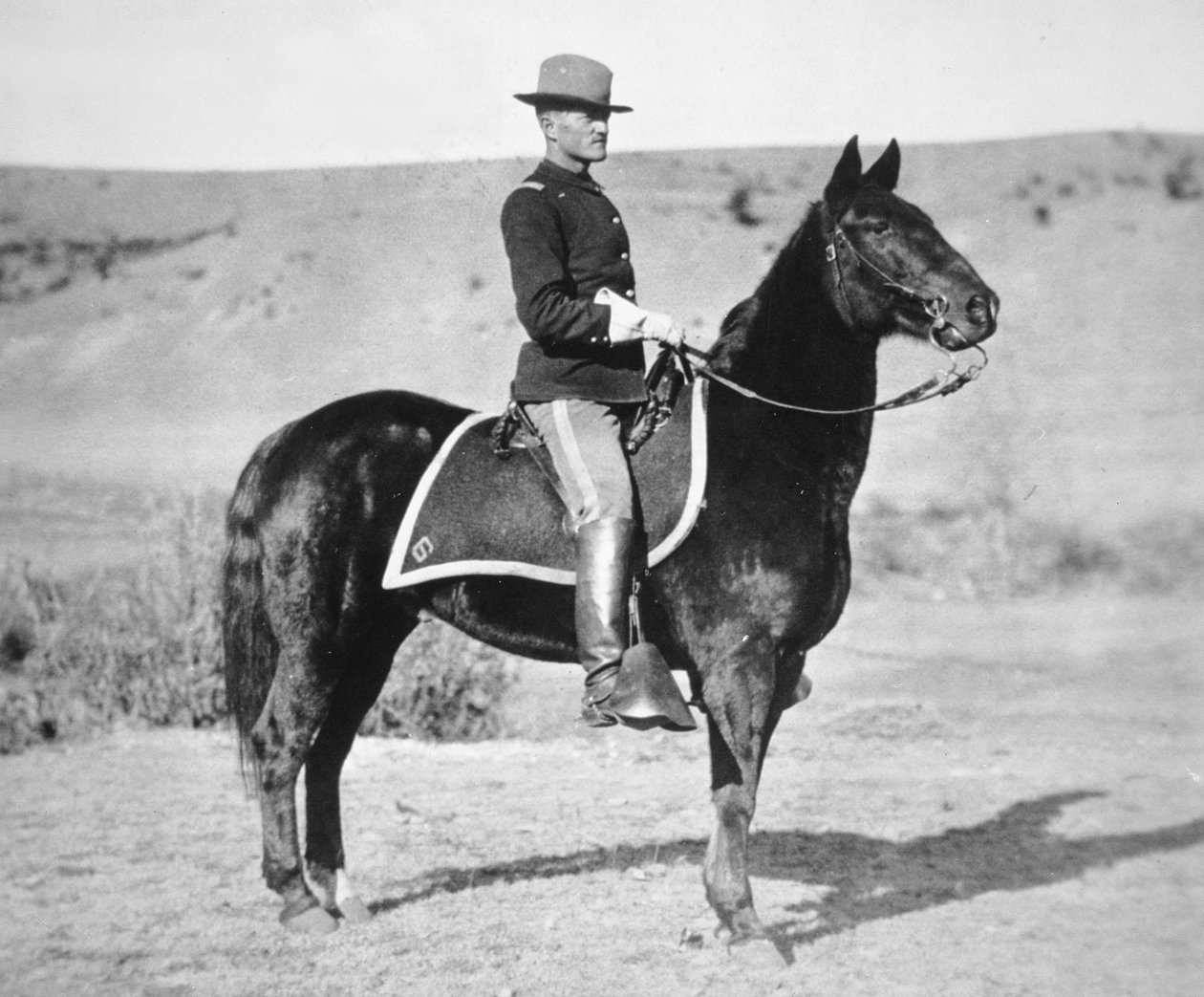 约翰-J-潘兴少尉（1860-1948）美国骑兵第六团 作者 美国摄影师