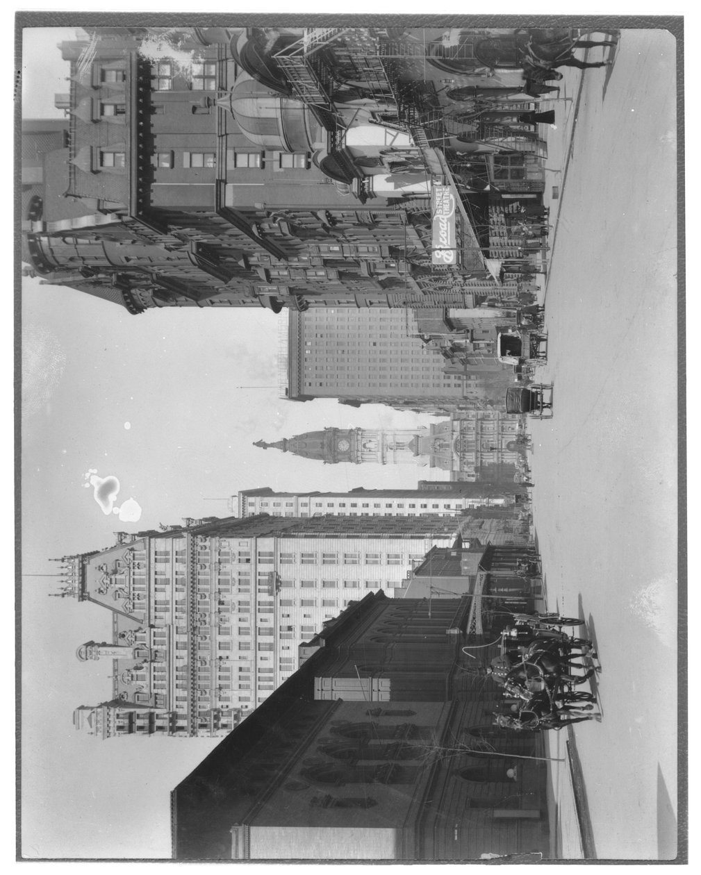 Broad Street North to City Hall，Philadelphia，c.1900 作者 美国摄影师