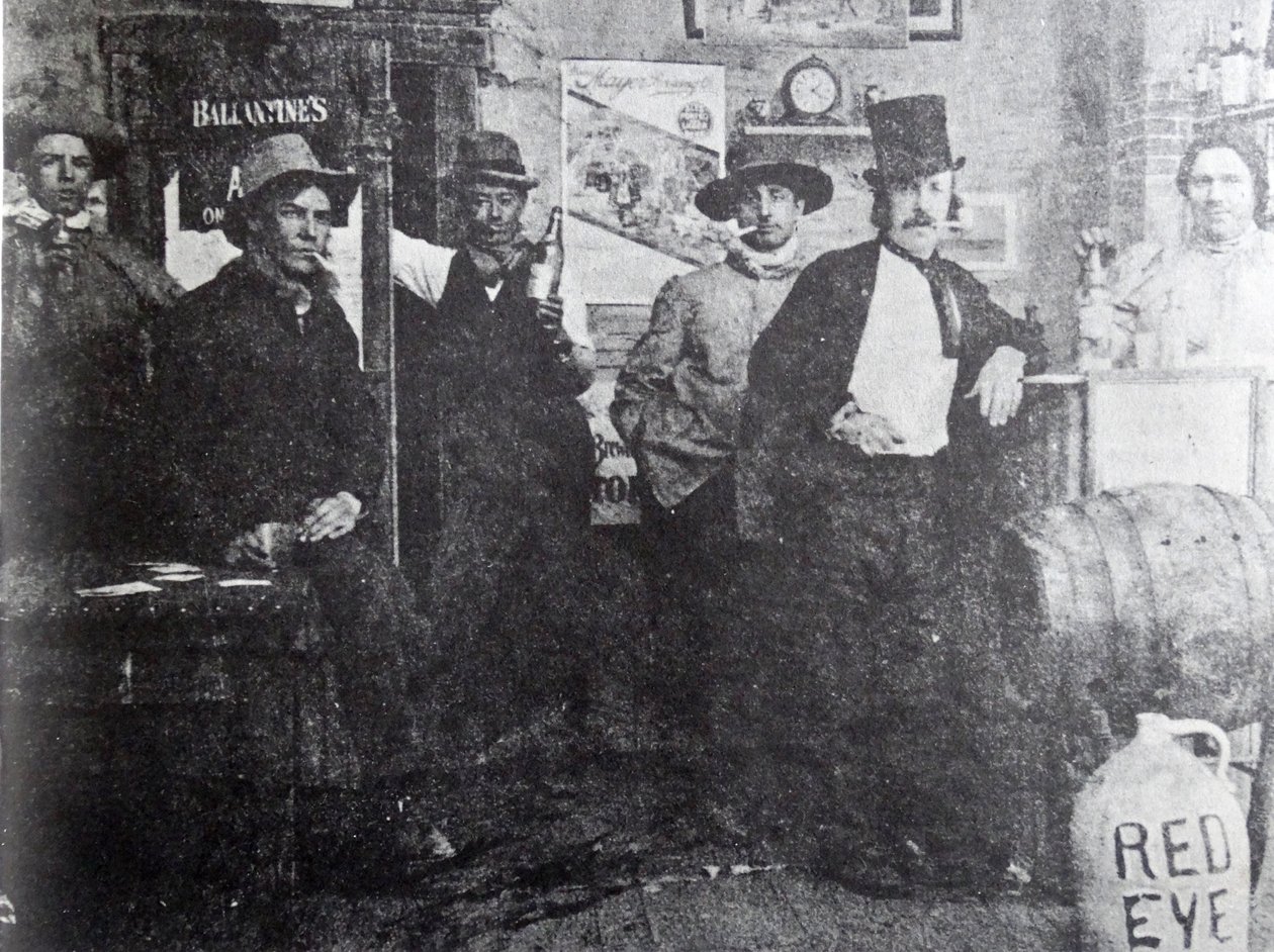 Cripple Creek Barroom，1898 作者 美国摄影师