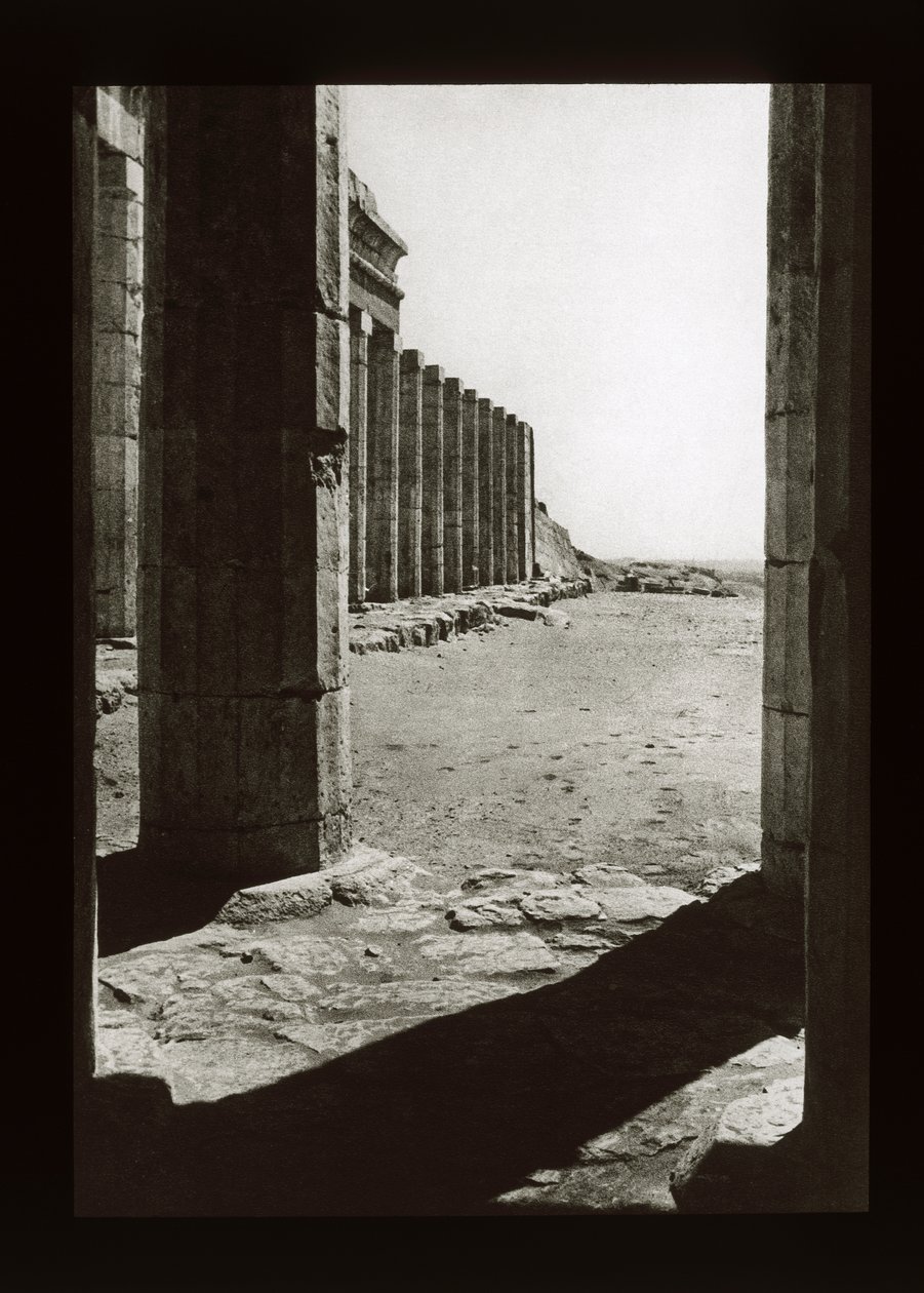 哈特谢普苏特神庙的前院，Deir El-Bahri（灯笼幻灯片） 作者 美国摄影师