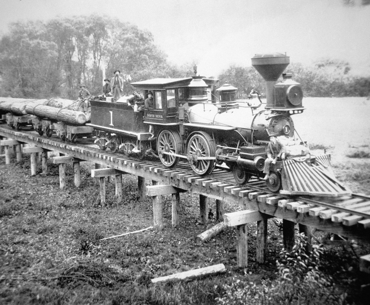 货运列车，俄勒冈州科斯县，约 1880 年（黑白照片） 作者 美国摄影师