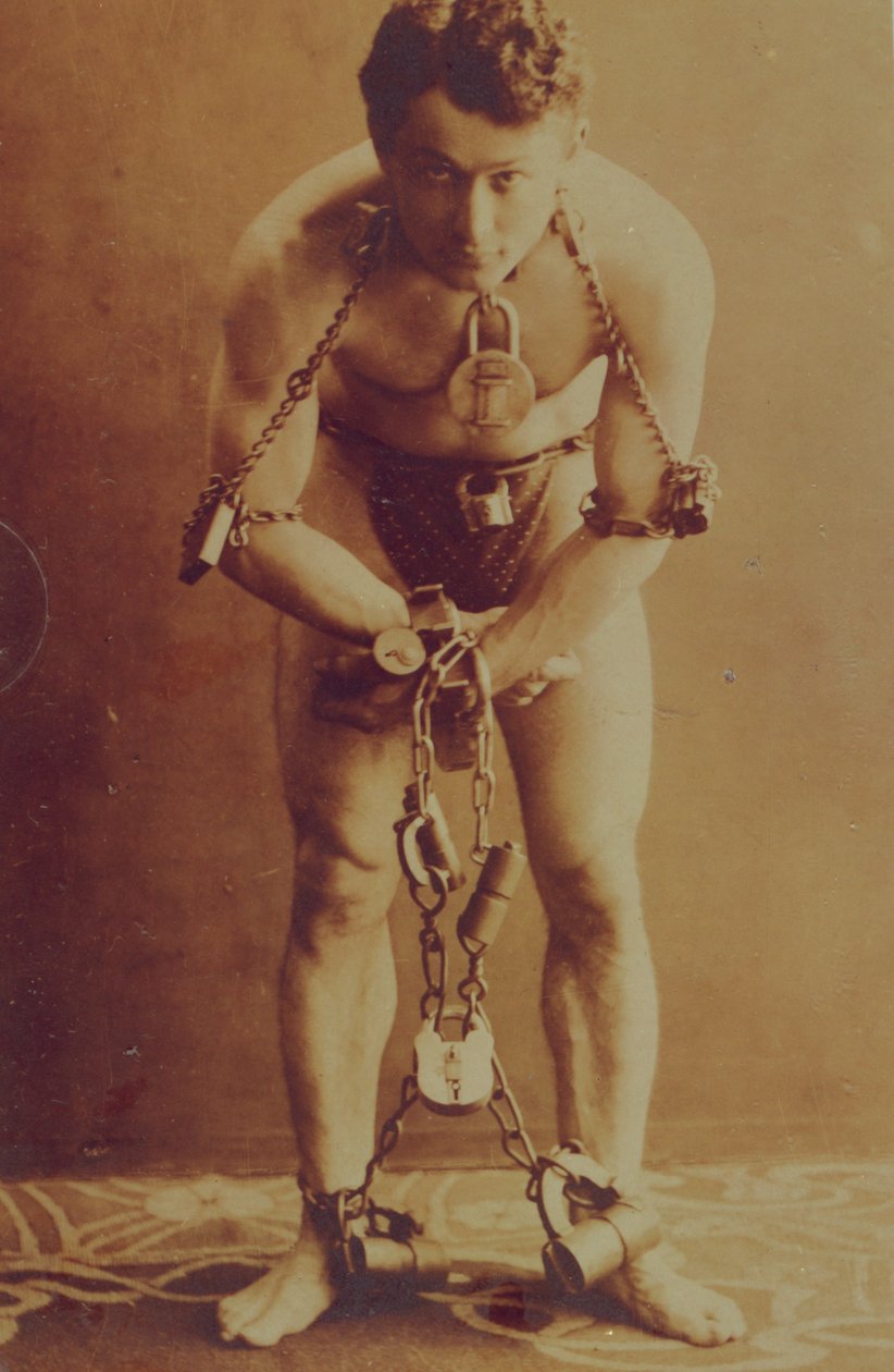 哈利胡迪尼在链子里，1899年 作者 美国摄影师