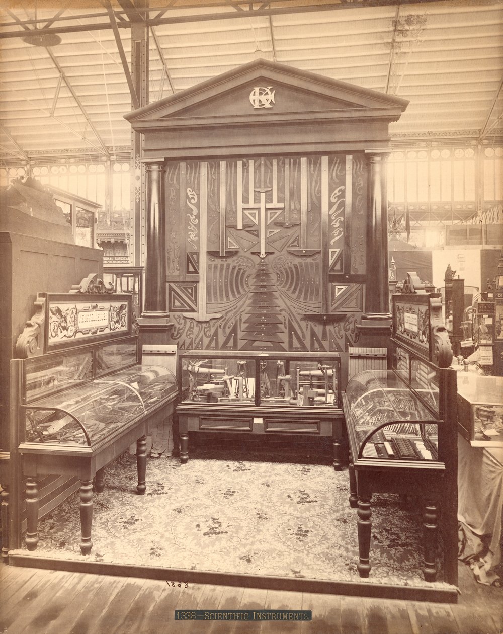Kuffel＆Essers Exhibit，主楼，百年国际展览，费城，1876年（蛋白印刷） 作者 美国摄影师