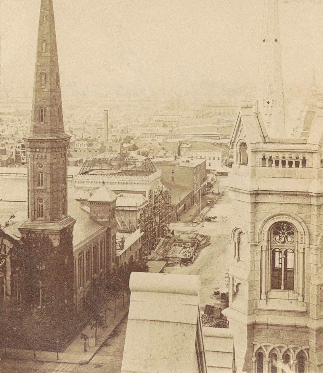从市政厅看北布罗德街，选自 "卡斯特纳剪贴簿收藏"，约 1875 年（相册印刷品） 作者 美国摄影师