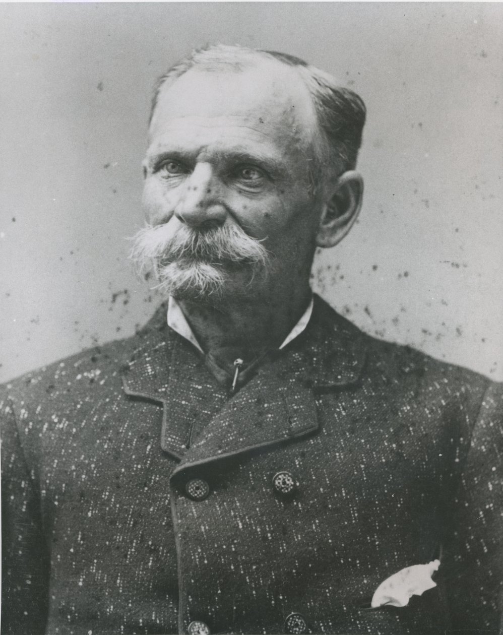 Charles Earl Bolles 的肖像，别名“Black Bart”（1829-c.1917）（黑白照片） 作者 美国摄影师