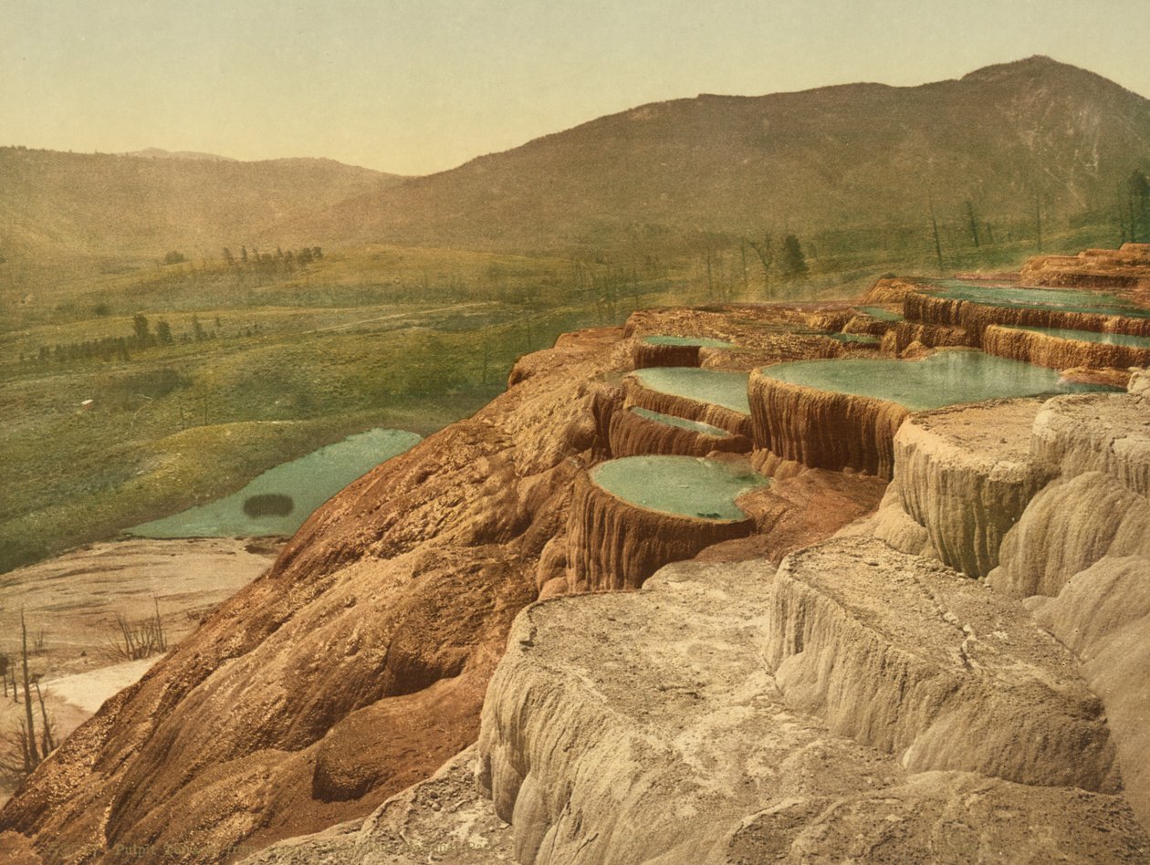 Pulpit Terraces from above, Yellowstone National Park, c.1898 (photochrom) 作者 美国摄影师