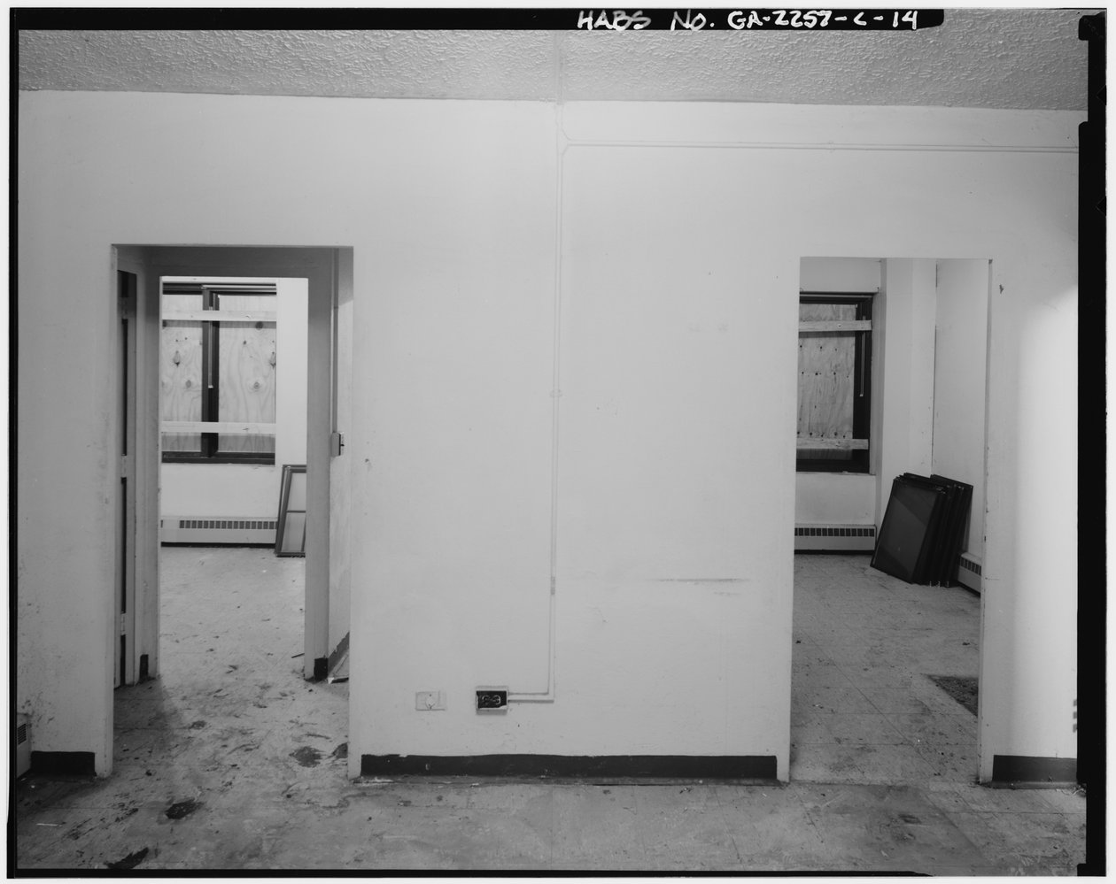 佐治亚州富尔顿县亚特兰大市Techwood Homes，1号楼，575-579 Techwood Drive（黑白照片）。 作者 美国摄影师