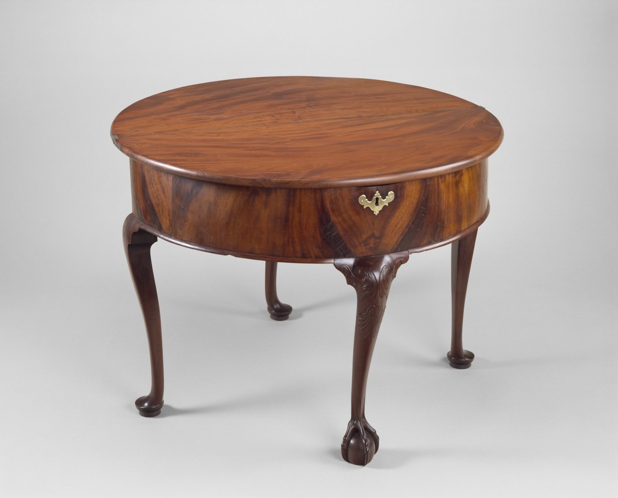 卡表，c。 1760-1780年（桃花心木;松木，白橡树和枫树） 作者 美国学校