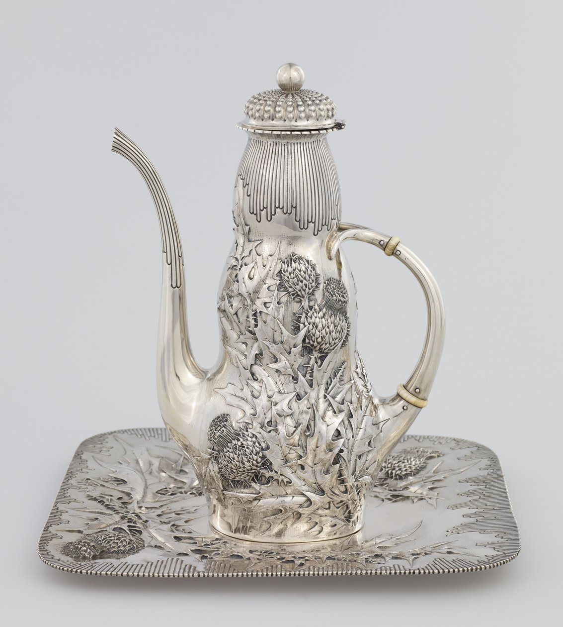 咖啡壶，1891年（银和象牙） 作者 美国学校