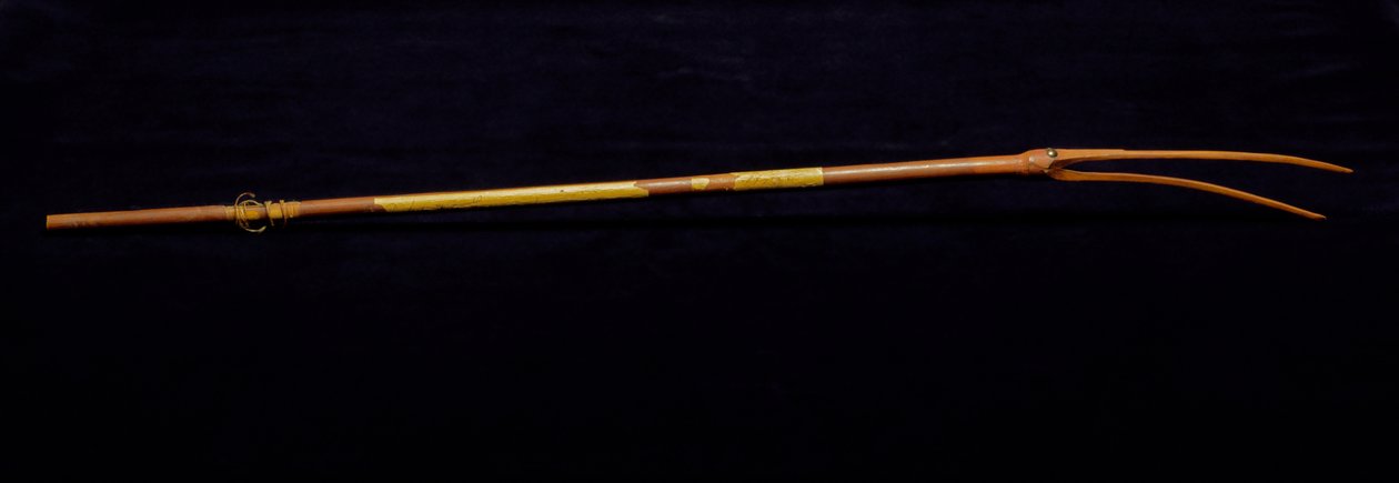 求爱口哨，约 1839 年（木质、油漆、黄铜和筋腱） 作者 美国学校
