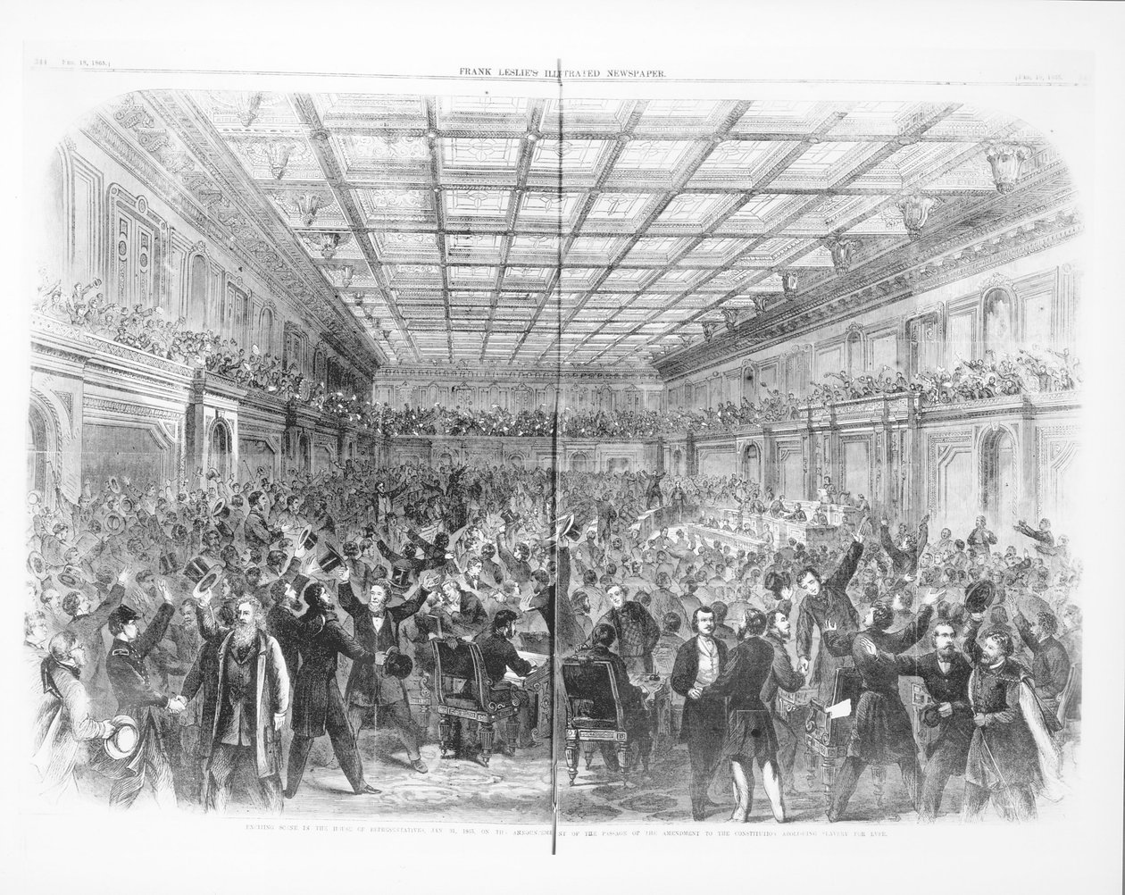 1865年1月31日，众议院宣布通过永远废除奴隶制的修正案时的激动人心的场面，摘自《弗兰克-莱斯利画报》，1865年2月18日（雕刻）（黑白照片）。 作者 美国学校