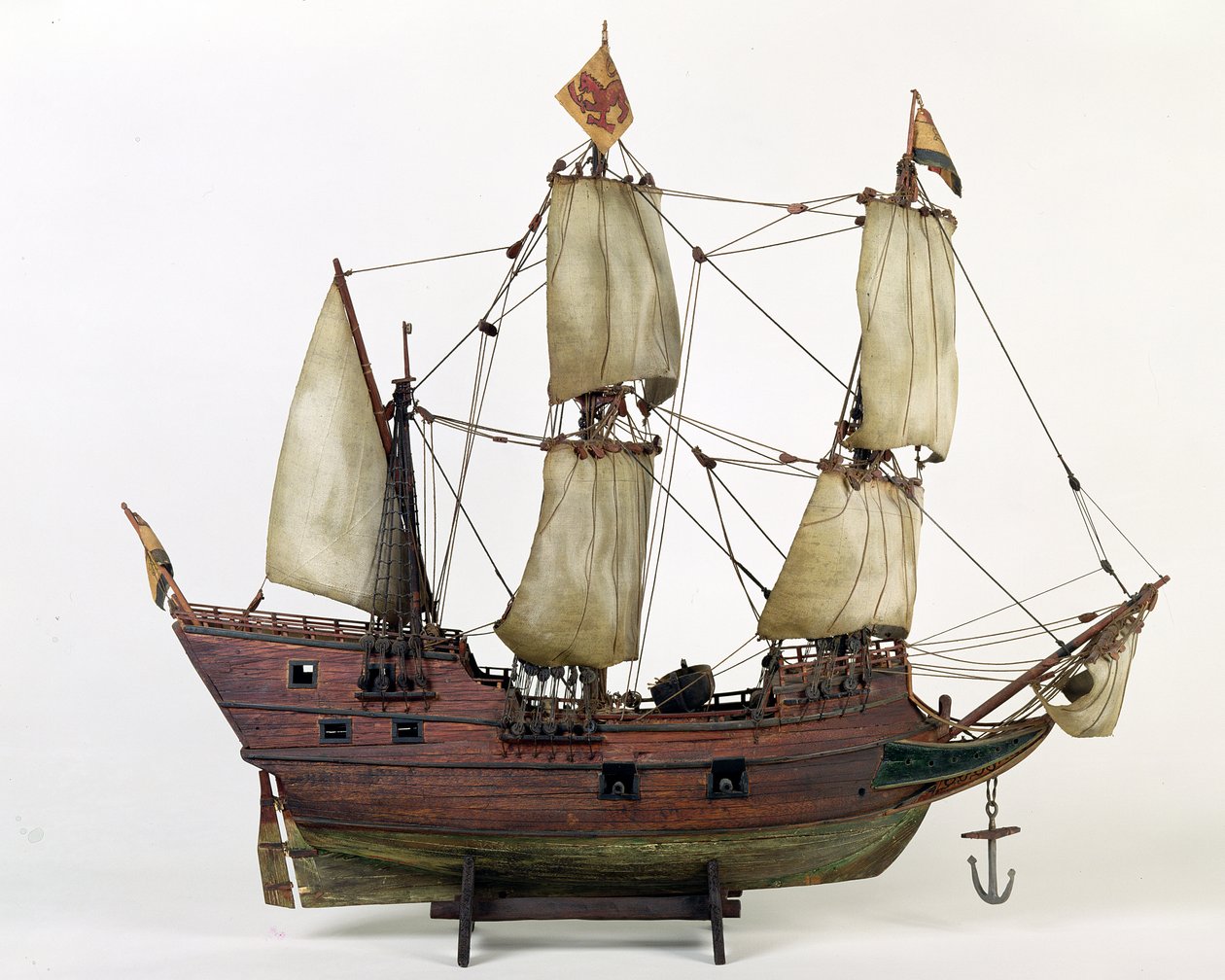 半月模型，Henry Hudsons Ship，1825-1900（木，帆布，金属，油漆，弦） 作者 美国学校