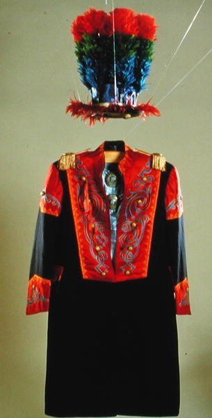 Osage女士婚纱，来自俄克拉荷马州（纺织） 作者 美国学校