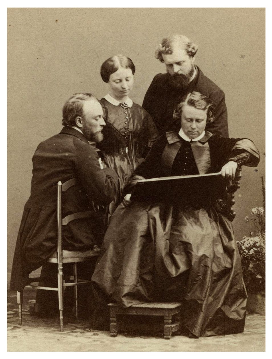 Marie-Rosalie（Rosa）Bonheur与三个不知名的家庭成员，c.1888 作者 安德烈·阿道夫·尤金·迪斯德里