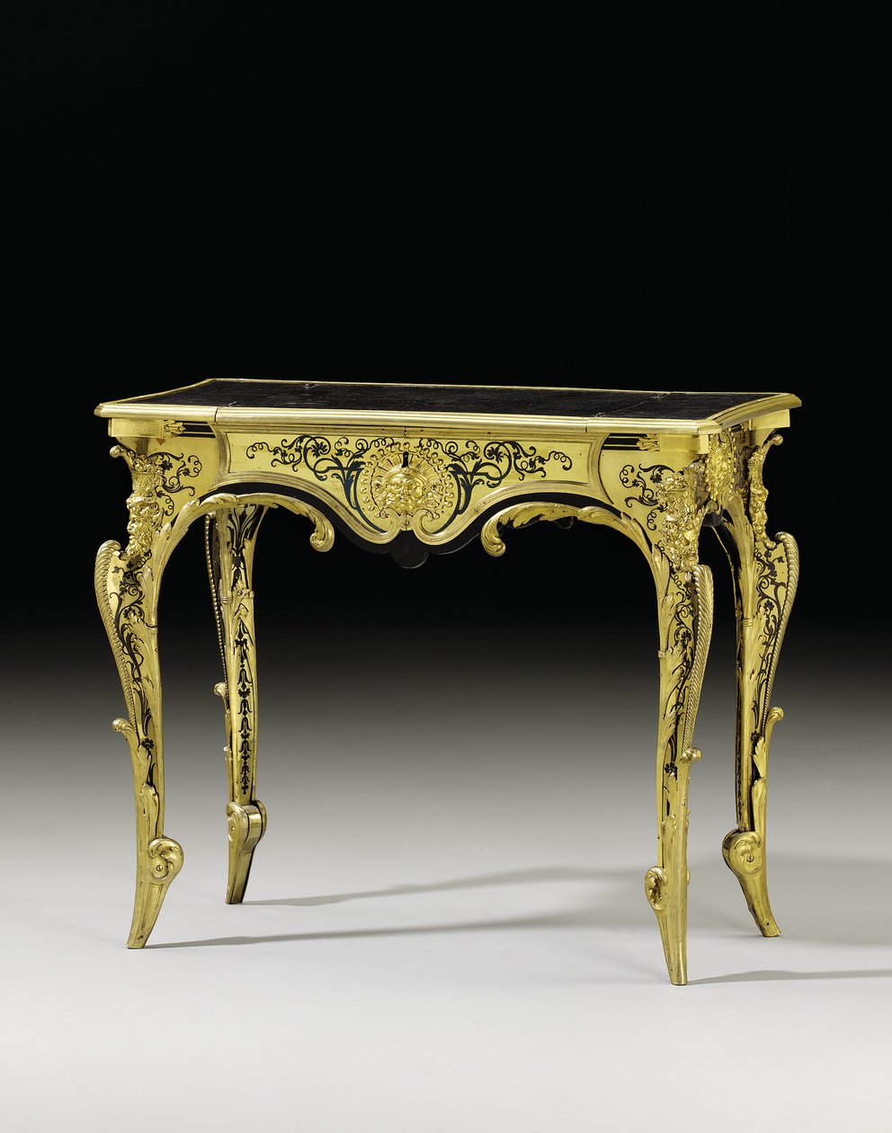 路易十四局平台，约1700年（ormolu，to，乌木，黄铜和蓝染色号角） 作者 安德烈·查尔斯（去）布勒