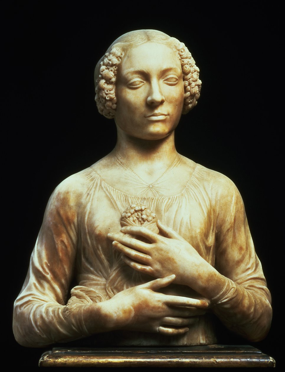 一束花的女人，c.1475-80（大理石） 作者 安德里亚·德尔·弗罗基基奥