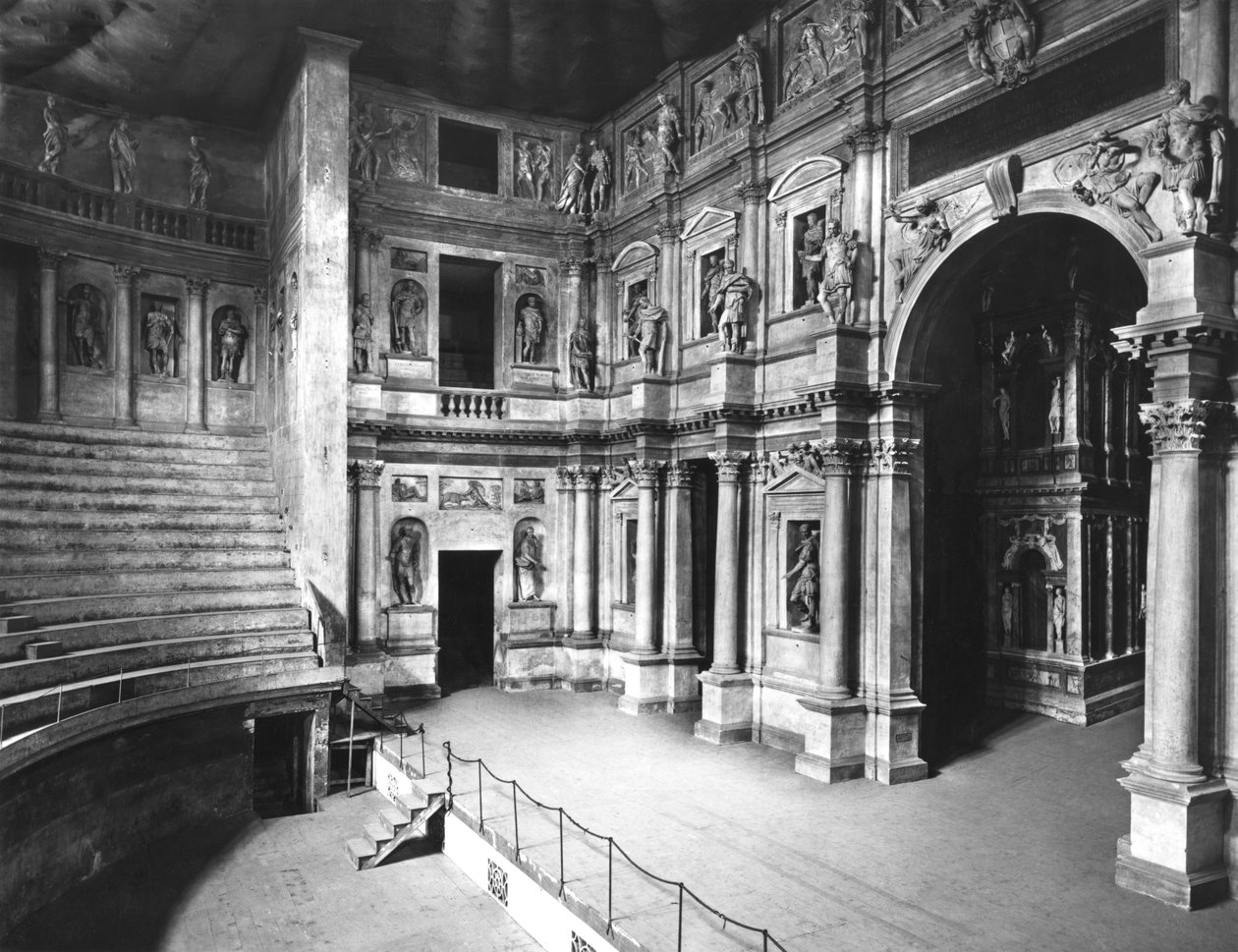 剧院的内部，建于1580年至1885年 作者 安德里亚·帕拉迪奥（Andrea Palladio）