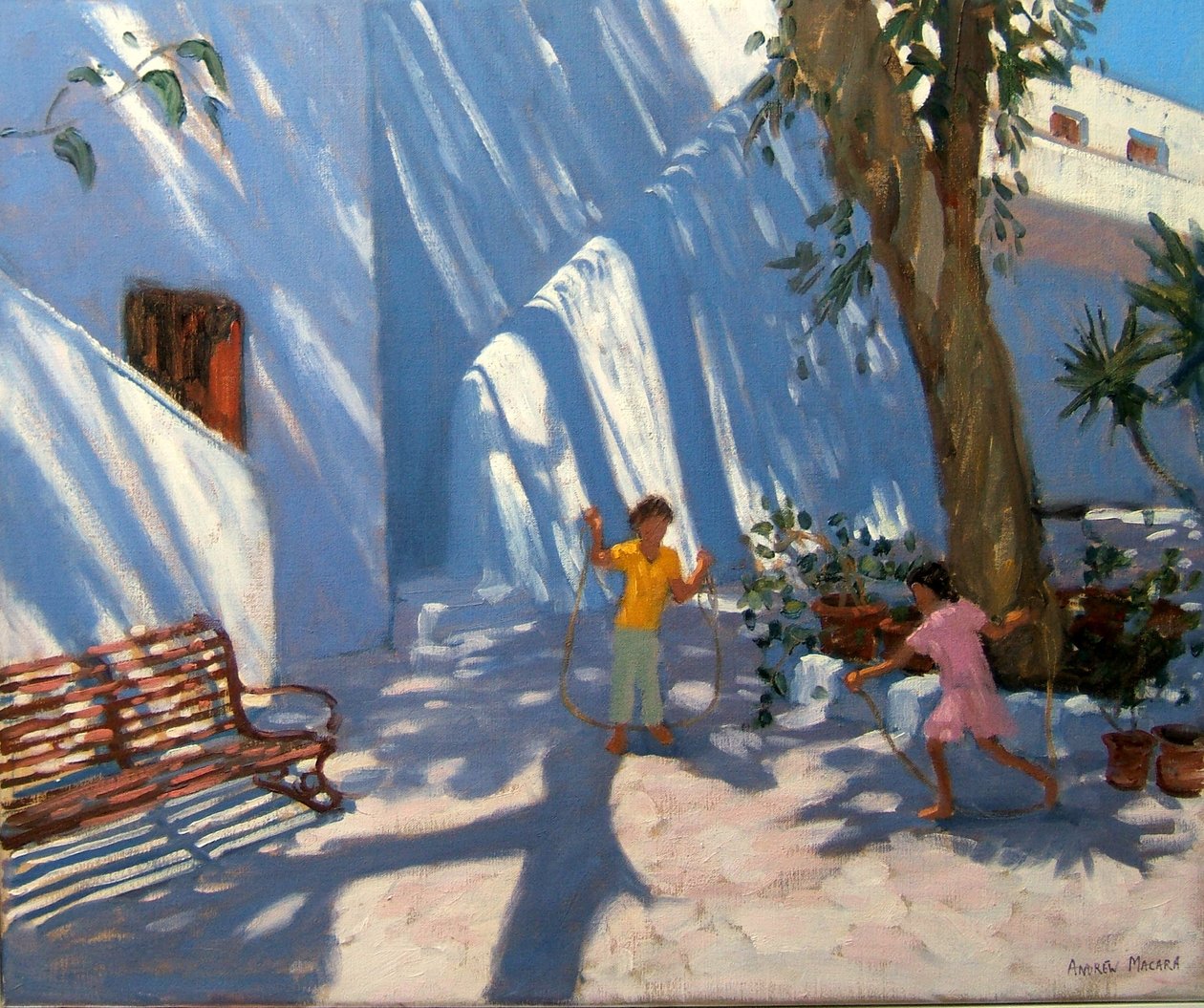 两个女孩跳，米科诺斯岛 作者 安德鲁·马卡拉（Andrew Macara）
