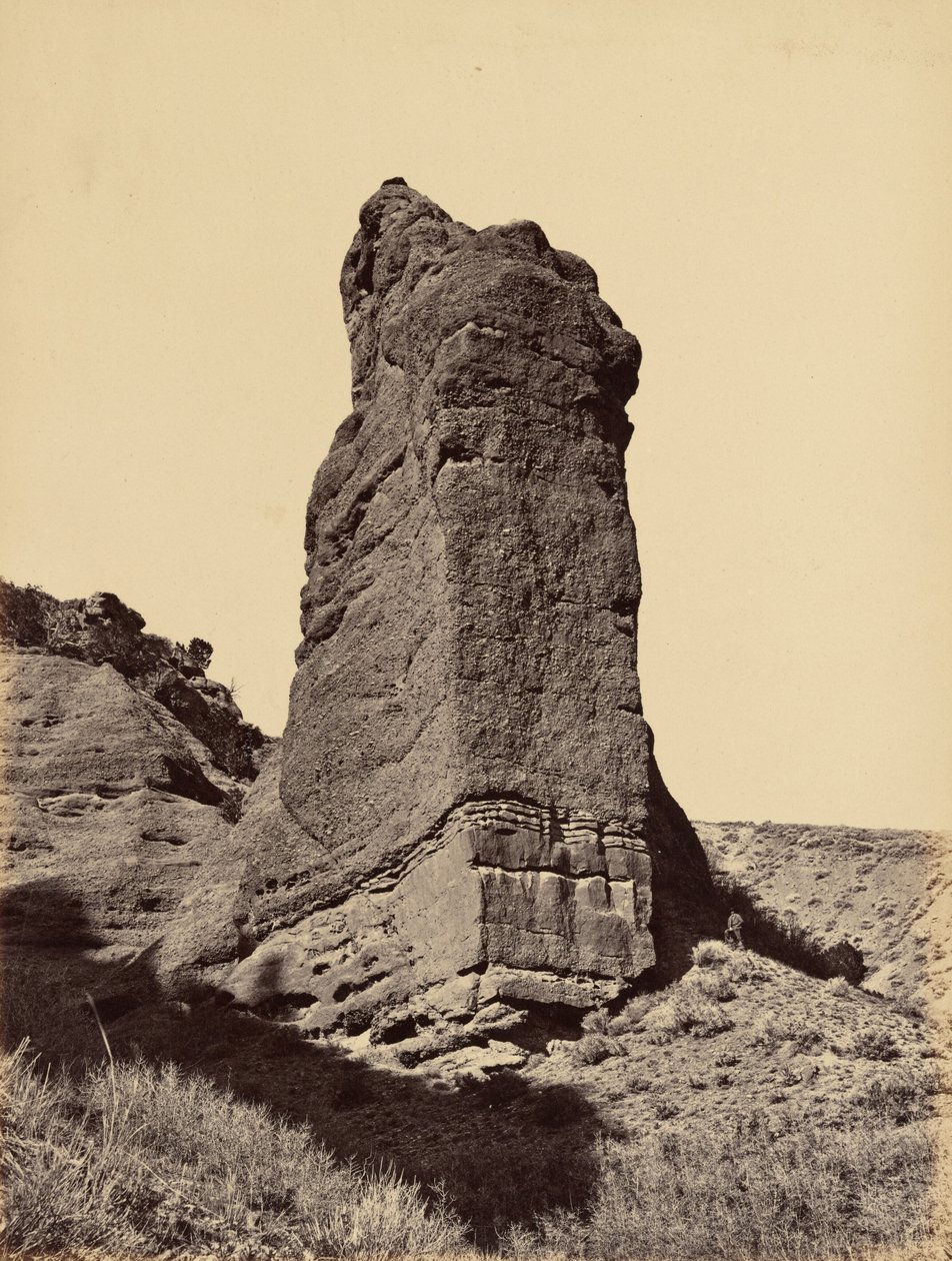 图版 31.纪念碑岩，回声峡谷口，1869 年（照片） 作者 安德鲁·约瑟夫·拉塞尔