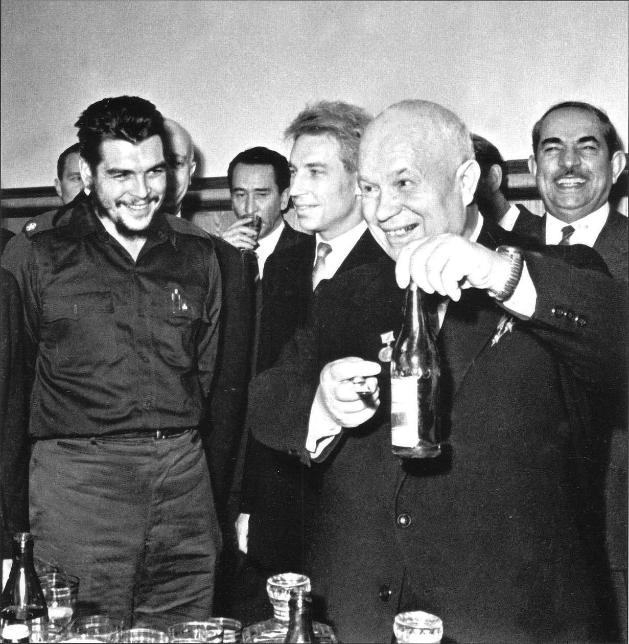 Ernesto Che Guevara (1928-1967) and Nikita Khrushchev (Khrouchtchev) (1894-1971) in Moscow, Anonymous. Photograph 作者 匿名匿名