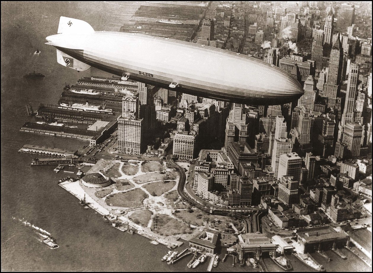 LZ127格拉夫-齐柏林飞艇在纽约上空1929年 作者 匿名匿名