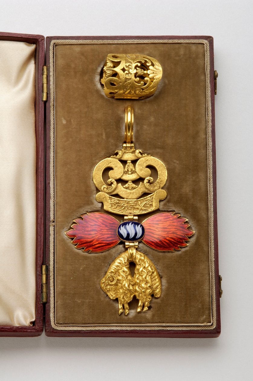 Order of the Golden Fleece: Spanish Golden Fleece - Badge belonging to Arthur Wellesley (1769-1852) - Oavers - Manufactured by Hamlet (London) - Debut of the 19th century - Gold and emals - H: 7.8 cm; W: 5.6 cm; Weight: 38 g - Original case in burgundy mar 作者 匿名匿名