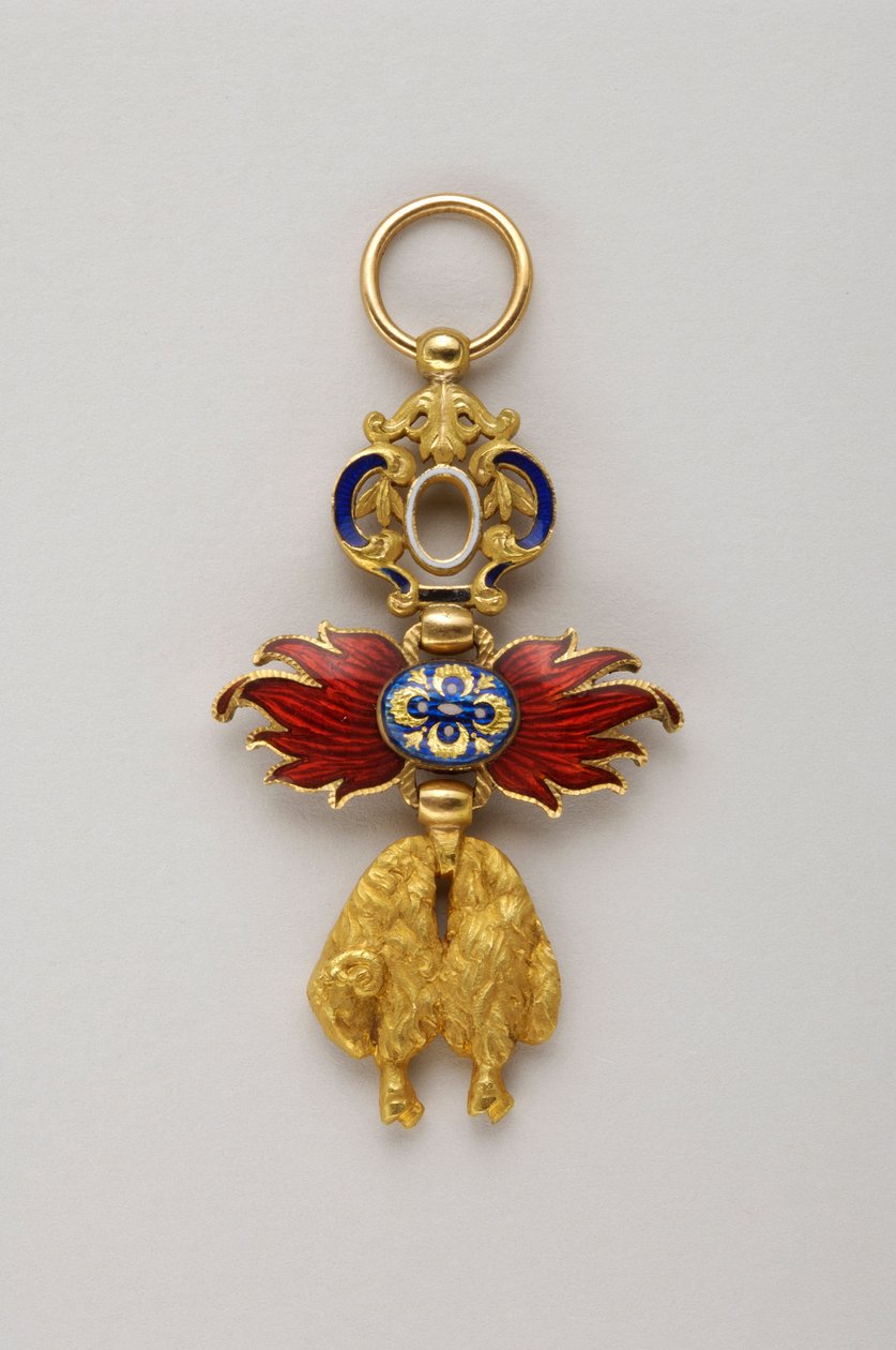 Order of the Golden Fleece: Spanish Golden Fleece - Miniature of insignia belonging to Alfonso (Alfonso) XIII of Bourbon (1886-1941), King of Spain (1886-1931) - End of the 19th century - Gold and emals - H 4.3 cm; w 2.4 cm; weight: 8 g - Private collectio 作者 匿名匿名