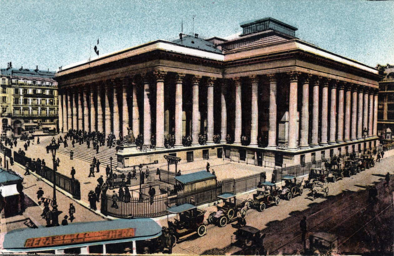 Paris: exterior view of the Palais Brongniart (Paris Stock Exchange), built between 1808-1826 by Alexandre Brongniart (1770-1847). Photograph of 1920 in “” Artistic Album”” of the city of Paris. Private collection. 作者 匿名匿名