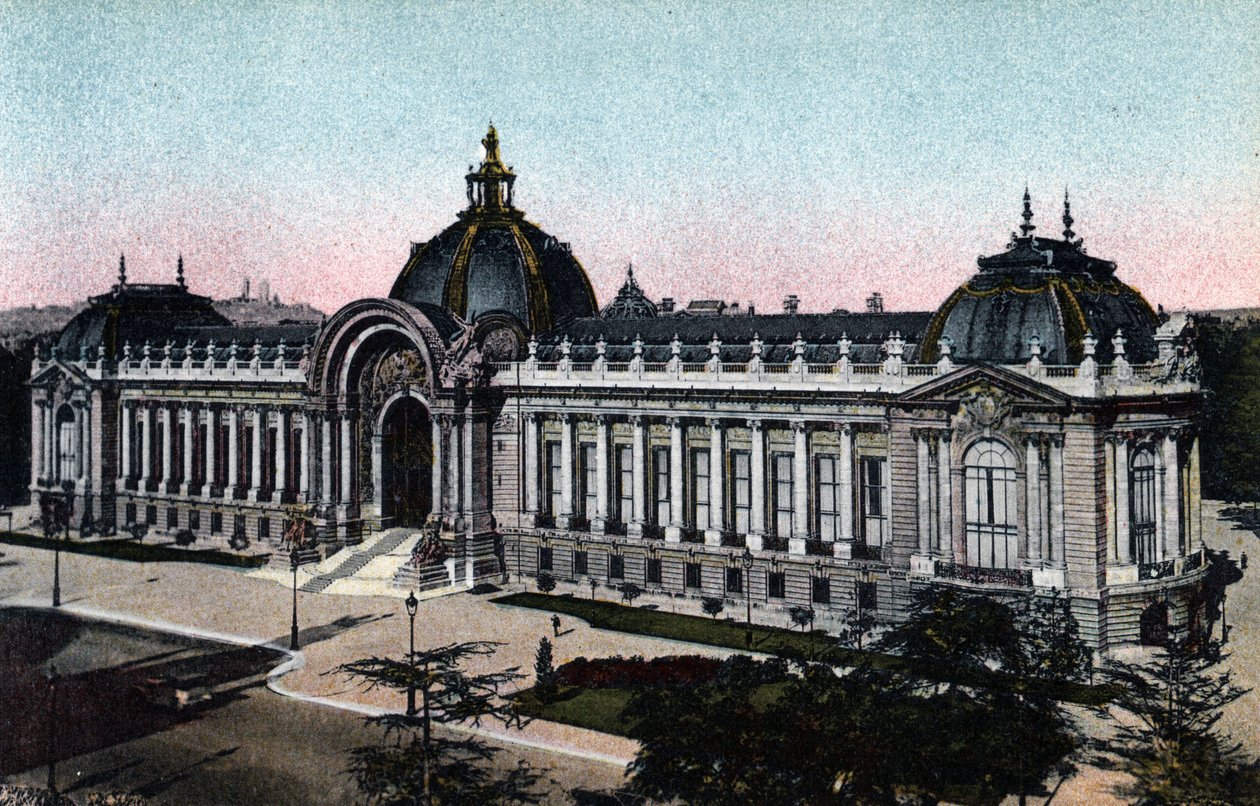 巴黎：1900年开放的小皇宫的外景，1920年的照片载于巴黎市的《艺术专辑》。 作者 匿名匿名