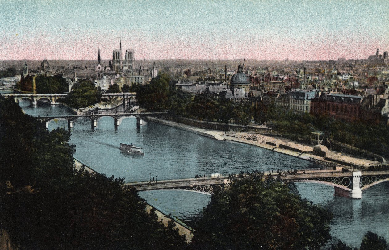 巴黎：塞纳河向圣母院大教堂（Notre-Dame）和凯特岛的全景。1920年拍摄于巴黎市的 "艺术专辑 "中。私人收藏。 作者 匿名匿名