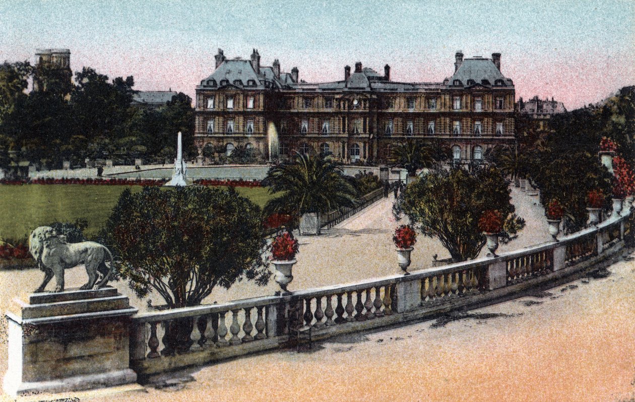 Paris: the Palais and the Jardin du Luxembourg. Photograph of 1920 in “” Artistic Album”” of the city of Paris. Private collection. 作者 匿名匿名