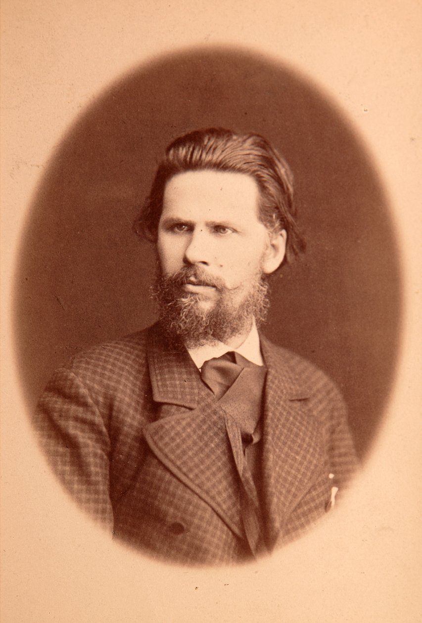 艺术家 Ivan Nikolaievitch (Nikolaevich) Kramskoi（1837-1887 年）的肖像。胶片照片 作者 匿名匿名