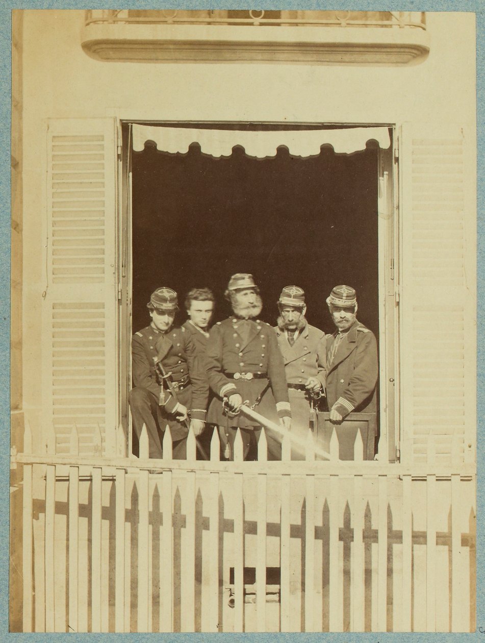 公社时期的旺多姆广场总参谋部，约 1871 年（黑白照片） 作者 匿名匿名