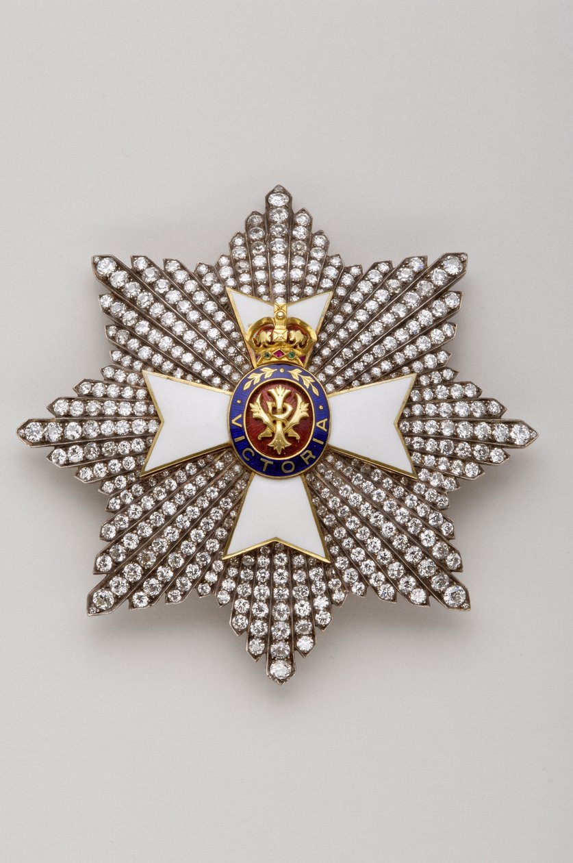 United Kingdom - Royal Order of Victoria: plaque of knight Grand Cross - End XIX century - Gold, silver, diamonds, emerald, rubies and emals - D 7.9 cm; weight: 56 g - Private collection 作者 匿名匿名