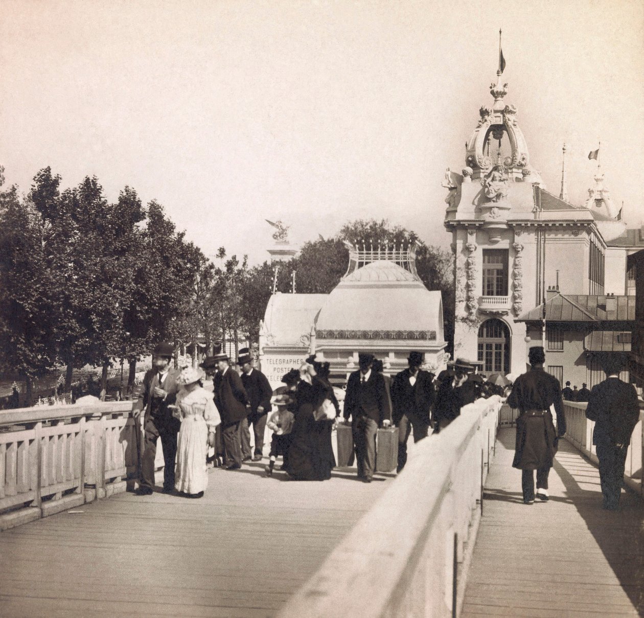 Universal Exposition of 1900 - Exposition Universelle de 1900 in Paris: Passerelle des Invalides - private collection 作者 匿名匿名