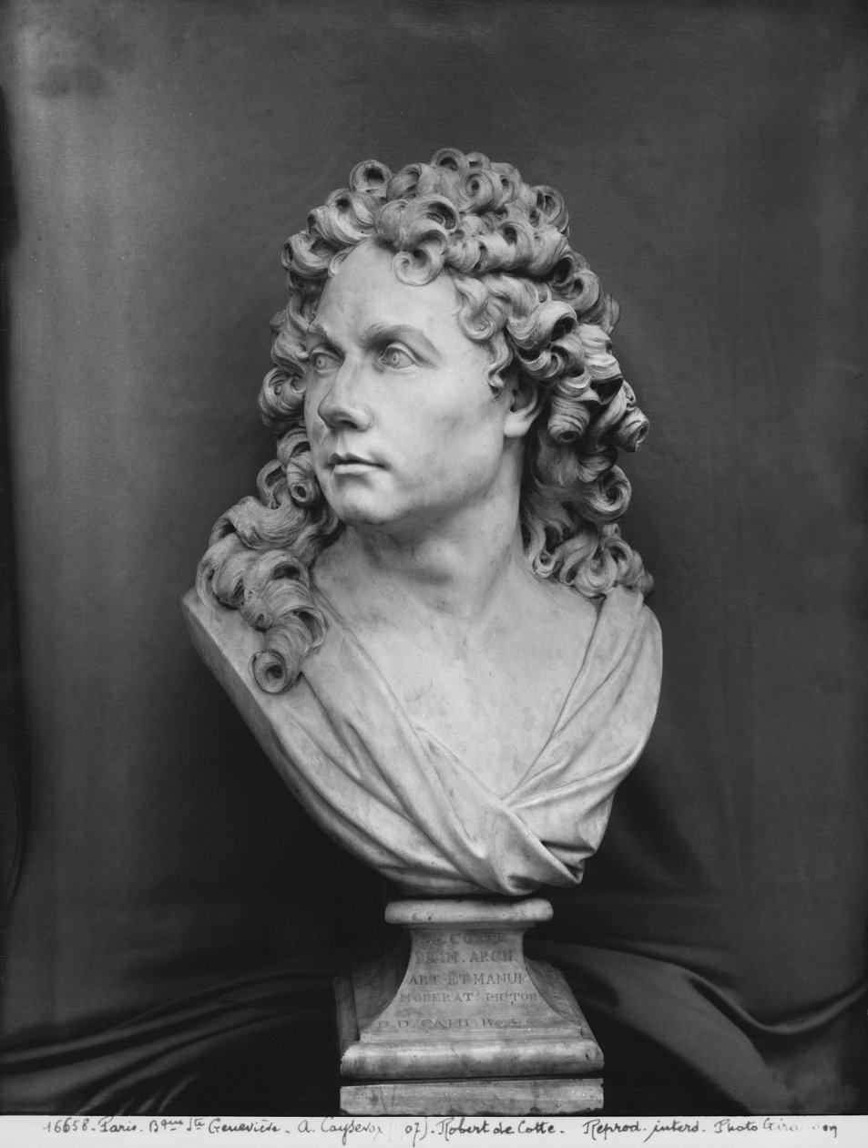 Robert de Cotte的半身像，1707年（另见346009,346011）（大理石） 作者 安托万·考耶索