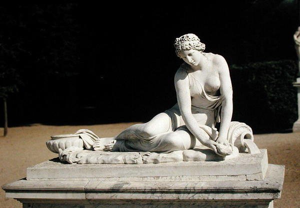 Nymp with a Shell，来自Parterre de Latone 作者 安托万·考耶索