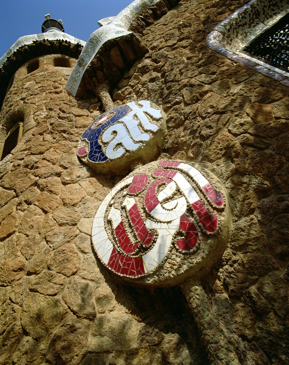 公园的陶瓷标志，位于Porter&39;s Lodge，设计于1900-14 作者 安东尼奥·高迪