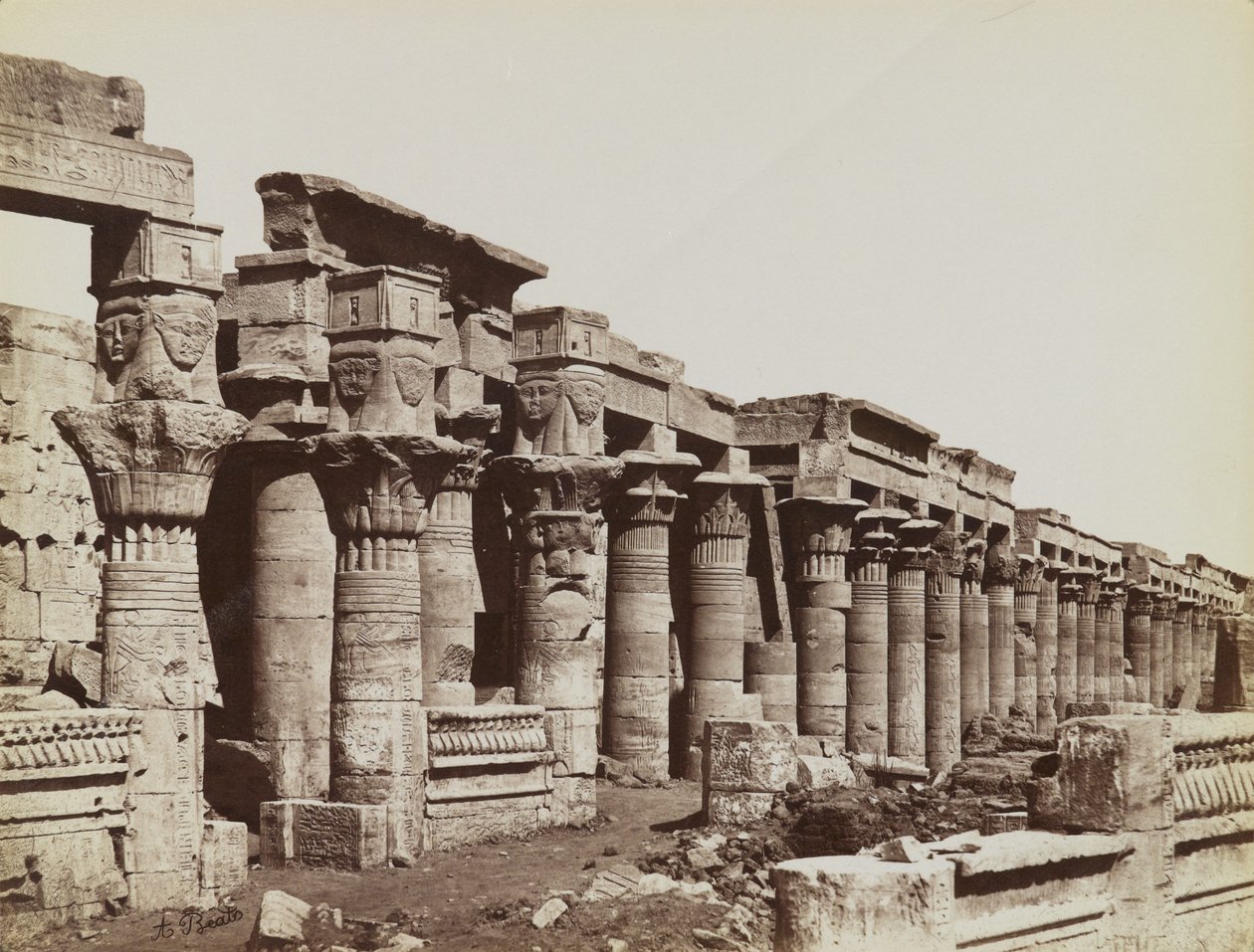 Philae, view from the southeast of the West Colonnade at the Temple of Isis 作者 安东尼奥·比托（Antonio Beato）