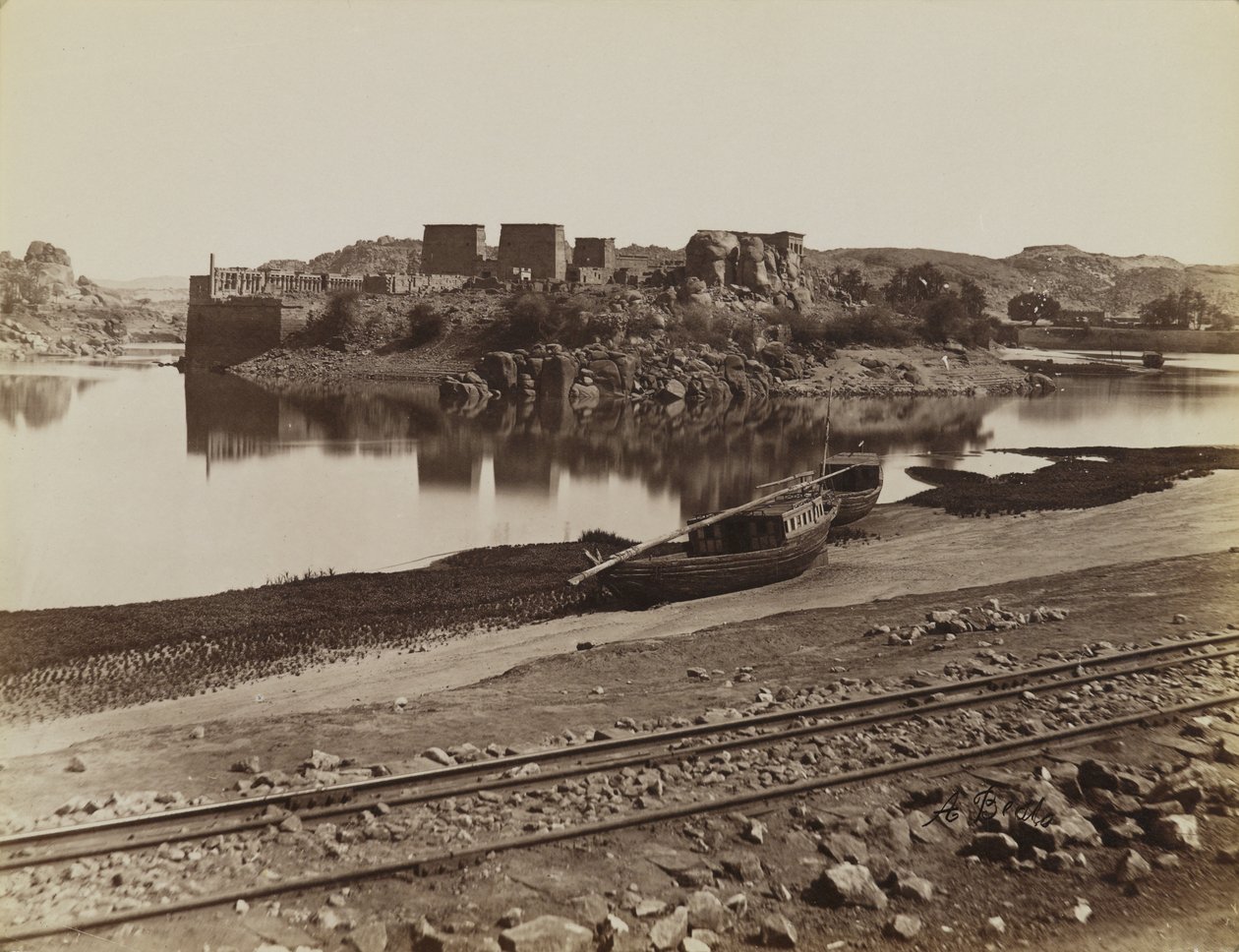 Philae, view of the East Bank of the Nile, northwest 作者 安东尼奥·比托（Antonio Beato）