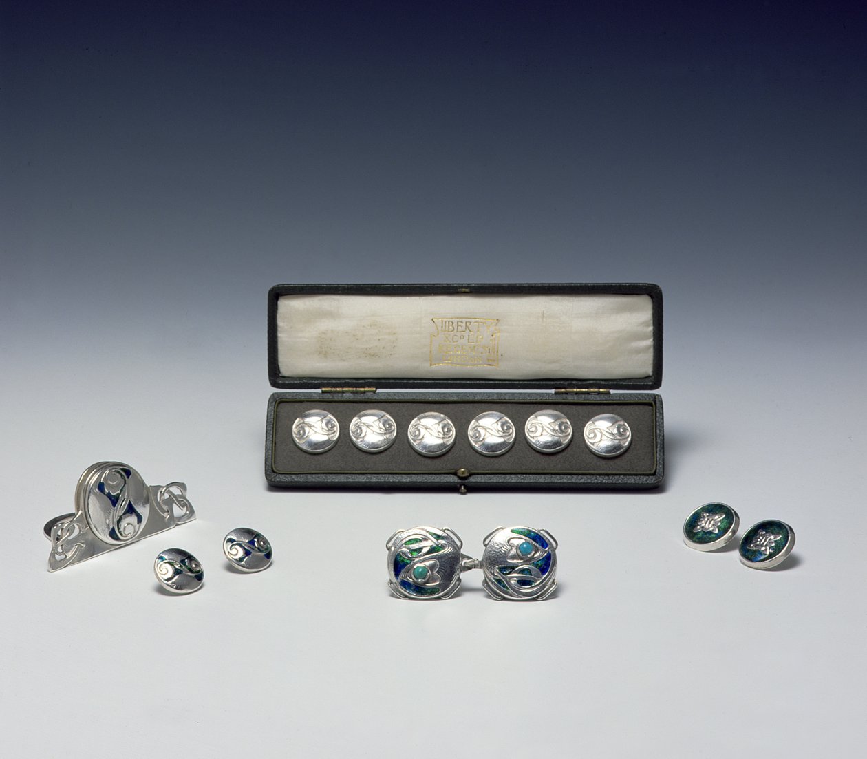 选择自由Silverwork，c.1901-07（银） 作者 阿奇博尔德·诺克斯