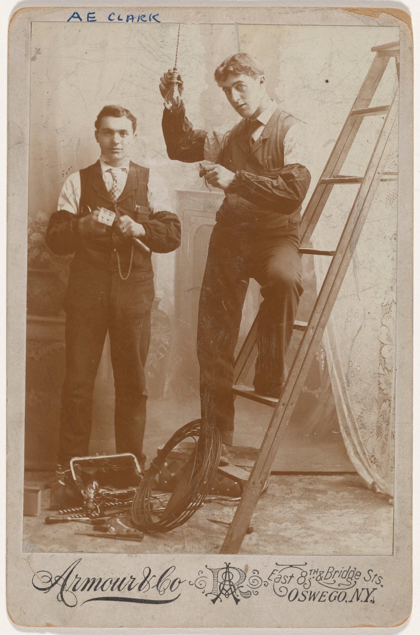 电灯安装工肖像，约 1904 年（照片1904 年（照片） 作者 装甲公司