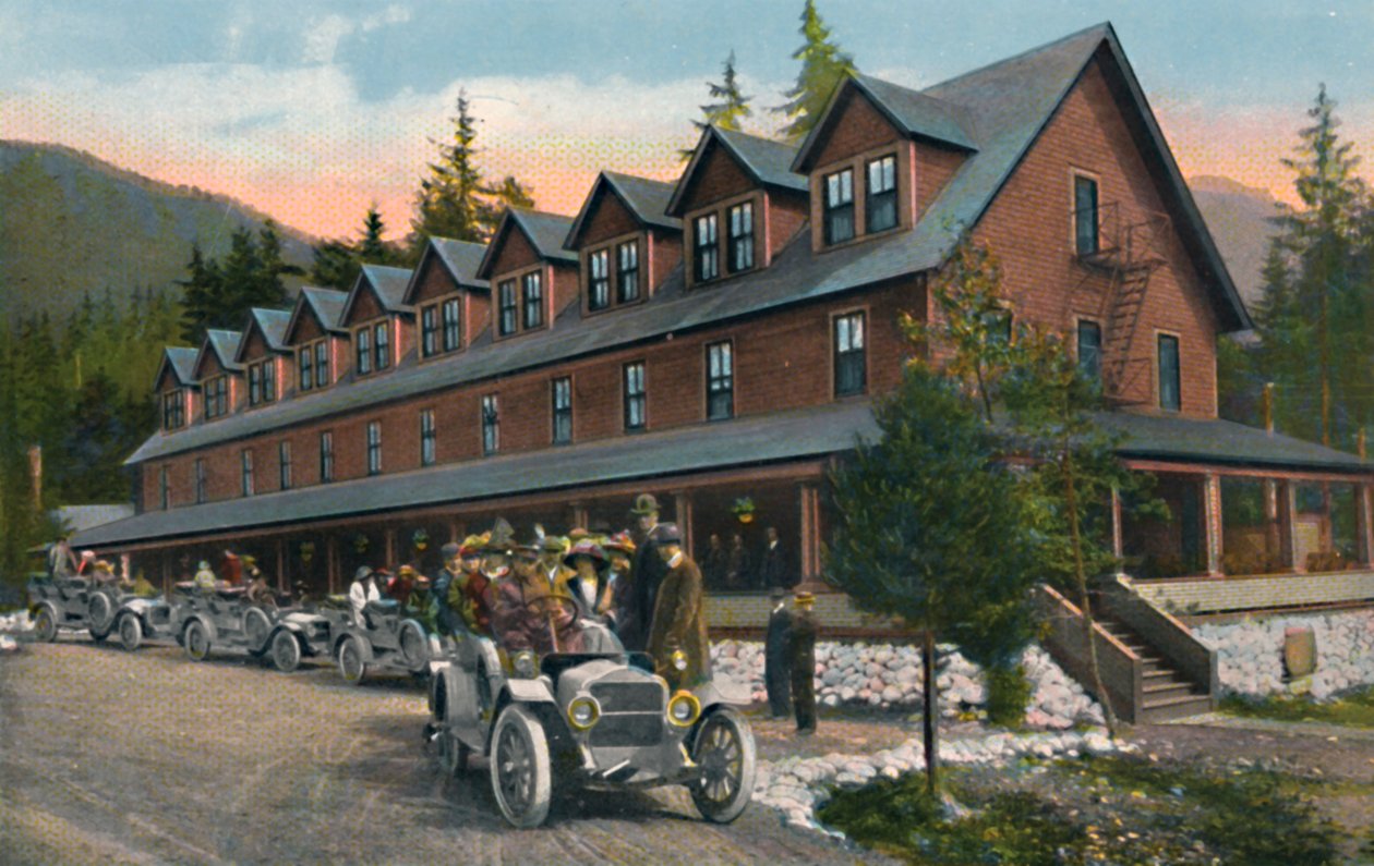 雷尼尔山国家公园旅馆，c1916 作者 阿萨尔·柯蒂斯（Asahel Curtis）
