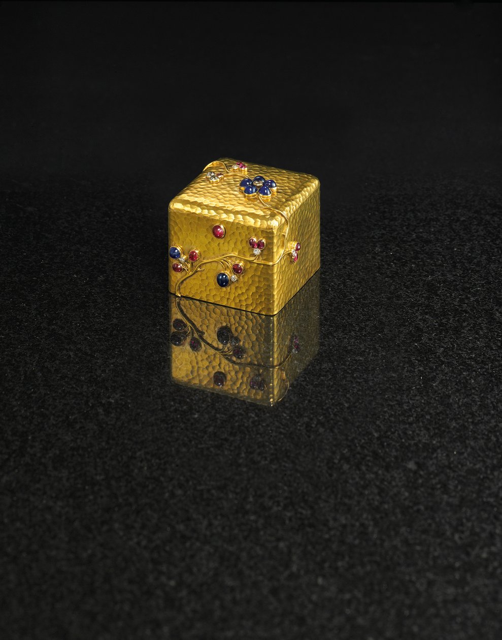 盒子，法贝热（Faberge），约1890年 作者 奥古斯特·威廉·霍尔姆斯特伦
